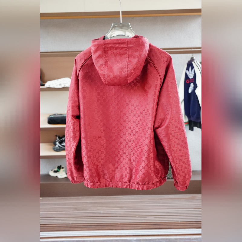 Gucci古奇-2026SS早秋新品 連帽夾克。客供五金裝飾輔料，面料采用了雙層