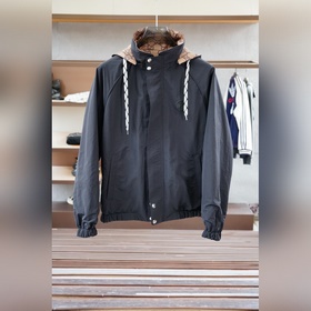 Gucci古奇-2026SS早秋新品 暗紋提花連帽夾克。客供五金裝飾輔料，面料采