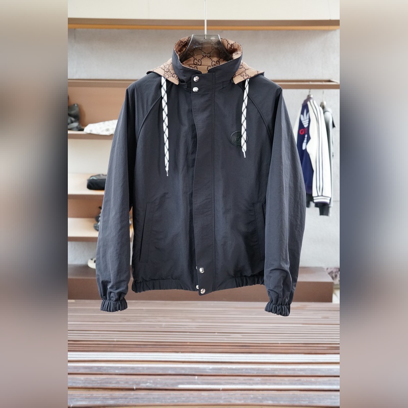 Gucci古奇-2026SS早秋新品 暗紋提花連帽夾克。客供五金裝飾輔料，面料采