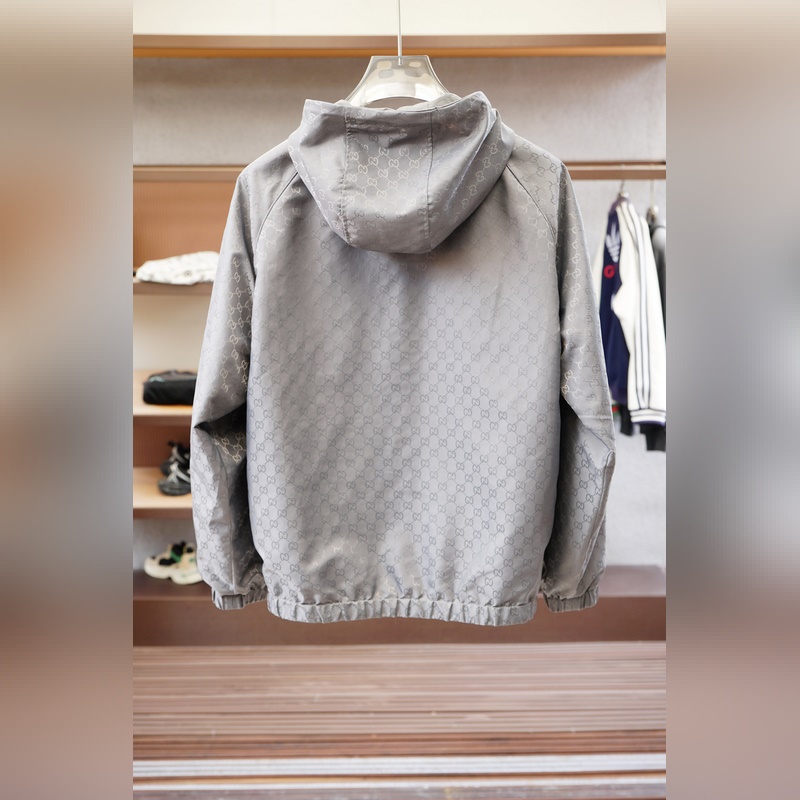Gucci古奇-2026SS早秋新品 連帽夾克。客供五金裝飾輔料，面料采用了雙層
