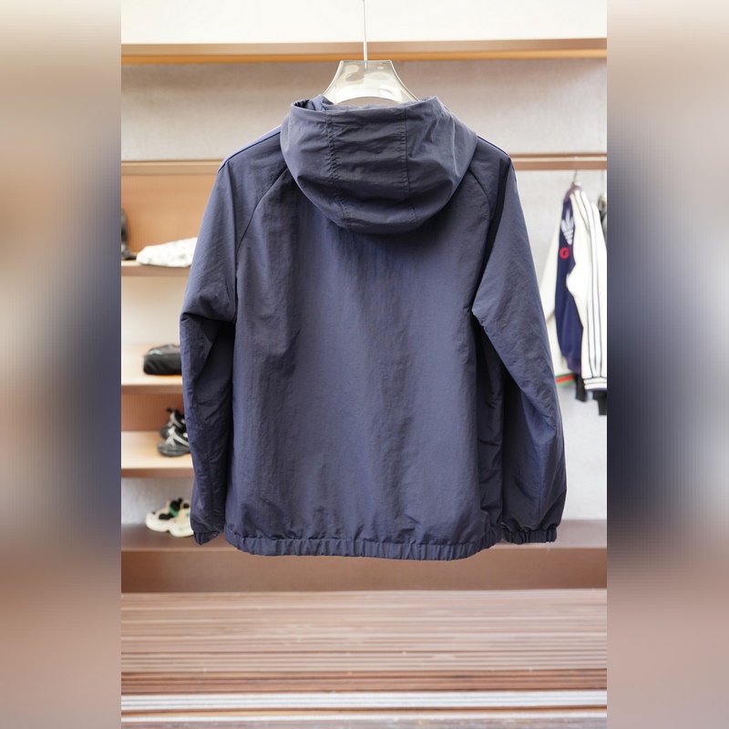 Gucci古奇-2026SS早秋新品 連帽夾克。客供五金裝飾輔料，面料采用了雙層