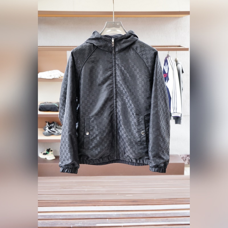 Gucci古奇-2026SS早秋新品 連帽夾克。客供五金裝飾輔料，面料采用了雙層