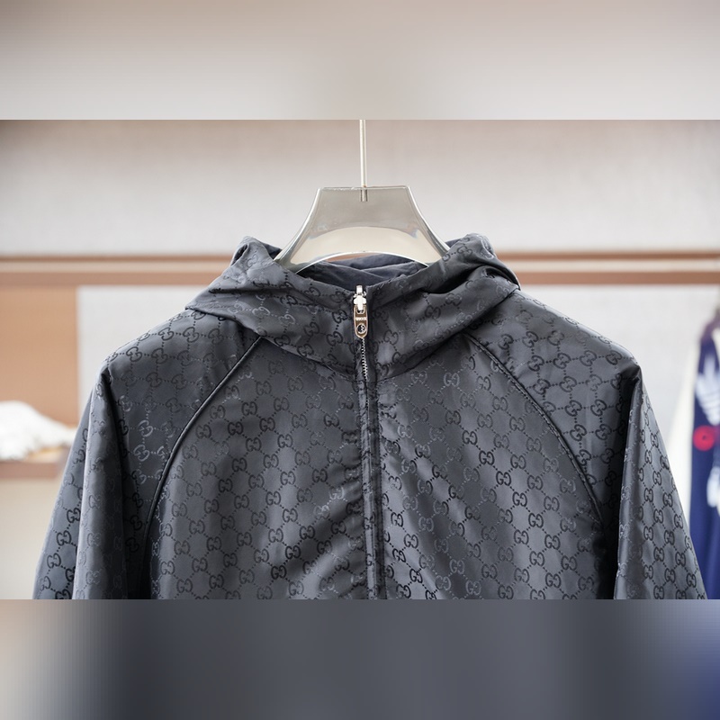 Gucci古奇-2026SS早秋新品 連帽夾克。客供五金裝飾輔料，面料采用了雙層