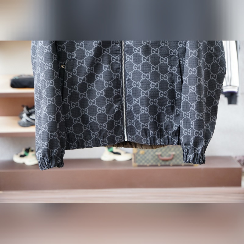 Gucci古奇-2026SS早秋新品 連帽夾克。客供五金裝飾輔料，面料采用了雙層