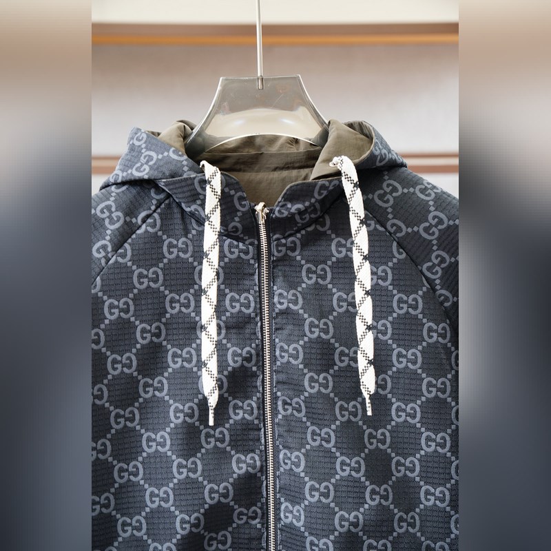 Gucci古奇-2026SS早秋新品 暗紋提花連帽夾克。客供五金裝飾輔料，面料采