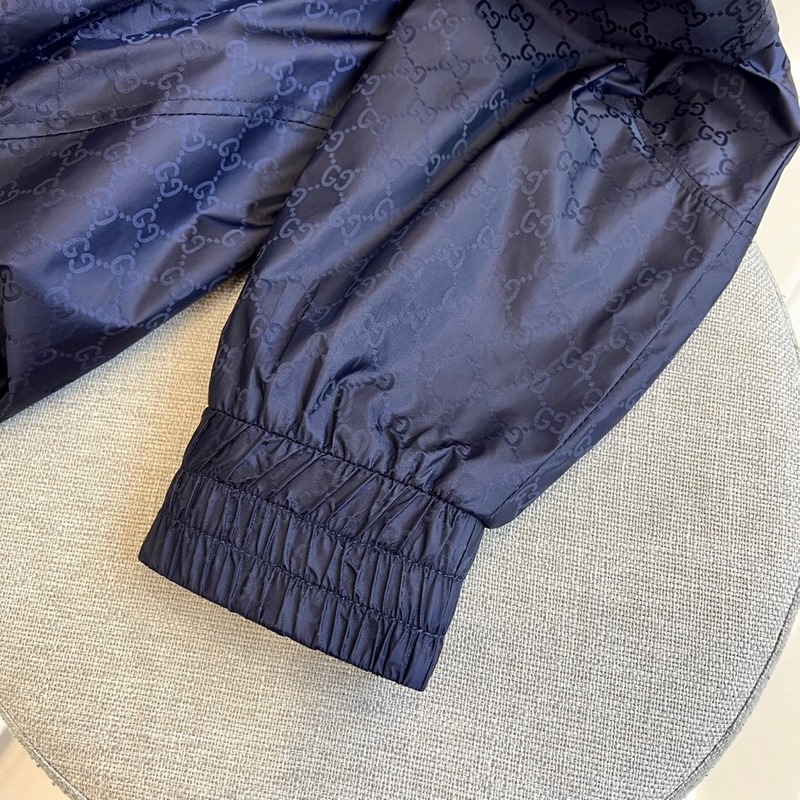 Gucci古馳、25秋冬系列GG尼龍提花拉鍊夾克外套，定制尼龍緞面材質，連帽抽繩