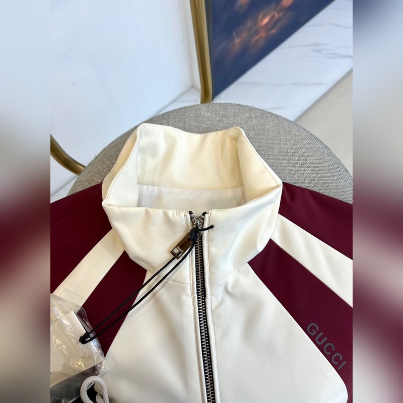 Gucci古馳、25FW活力動感撞色跑道廓形休閑網眼內裡運動拉鍊薄棉，夾棉外套。