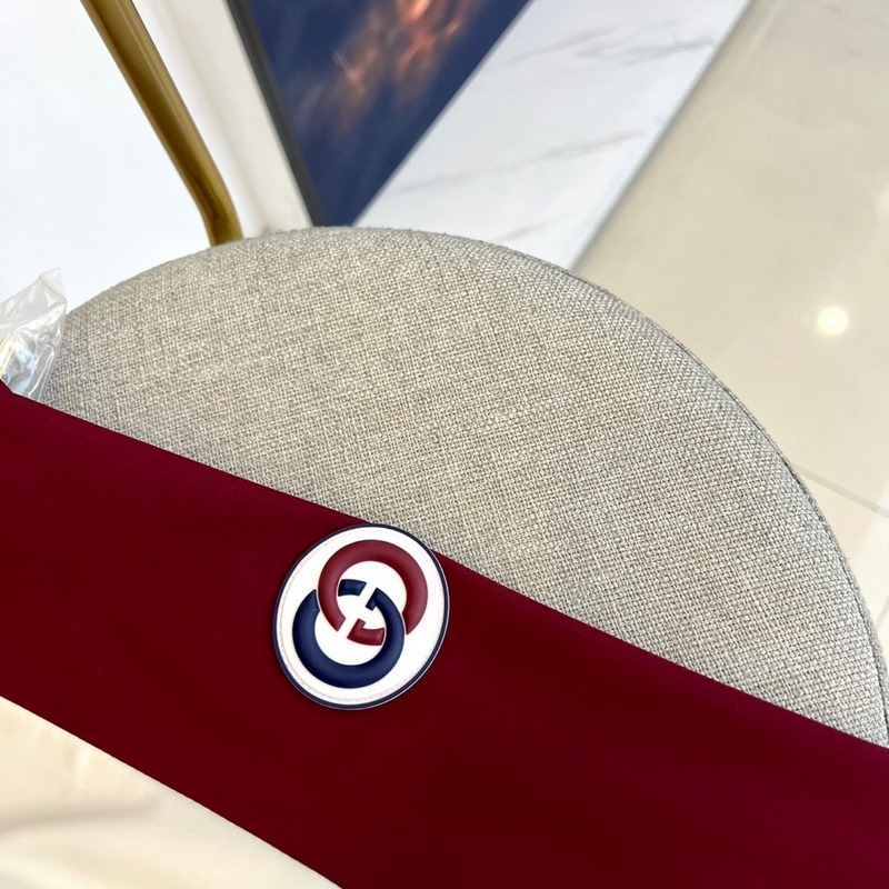 Gucci古馳、25FW活力動感撞色跑道廓形休閑網眼內裡運動拉鍊薄棉，夾棉外套。