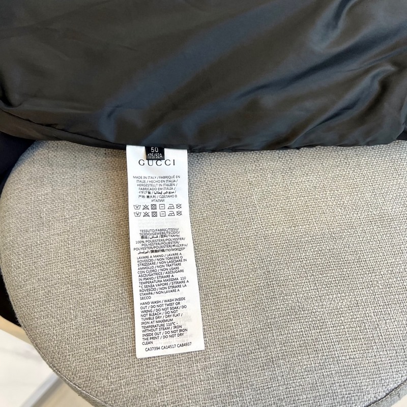 Gucci古馳、25FW活力動感撞色跑道廓形休閑網眼內裡運動拉鍊薄棉，夾棉外套。