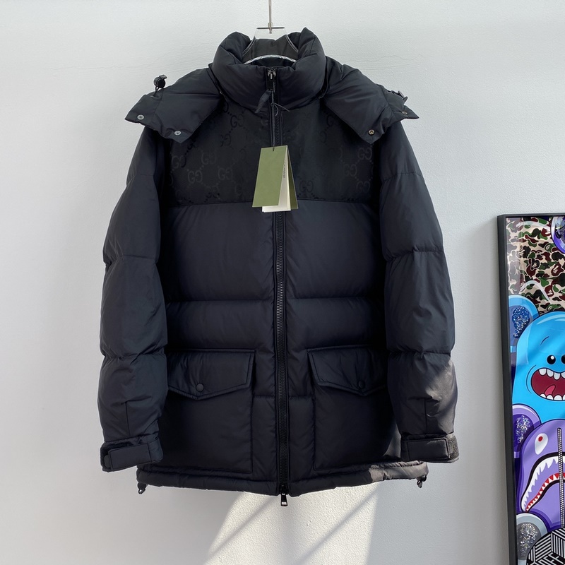 Gucci 新品！石墨黑提花羽絨服 黑色格子布尼龍、GG尼龍帆布鑲飾、羽絨填充、