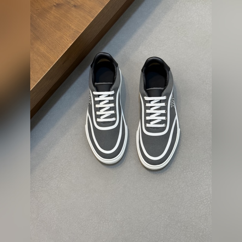 HERMES，愛(ài)馬仕 Kiddy免系帶運(yùn)動(dòng)鞋 ！牛仔布和麂皮山羊皮免系帶運(yùn)動(dòng)鞋