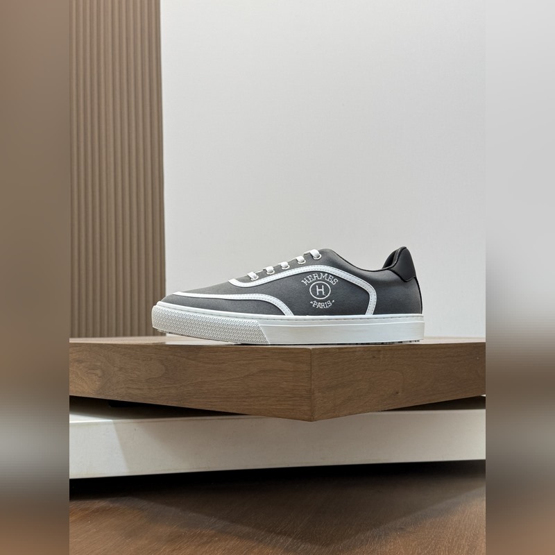 HERMES，愛(ài)馬仕 Kiddy免系帶運(yùn)動(dòng)鞋 ！牛仔布和麂皮山羊皮免系帶運(yùn)動(dòng)鞋