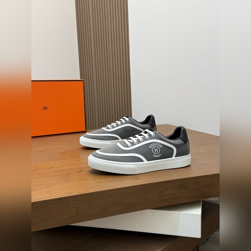 HERMES，愛(ài)馬仕 Kiddy免系帶運(yùn)動(dòng)鞋 ！牛仔布和麂皮山羊皮免系帶運(yùn)動(dòng)鞋