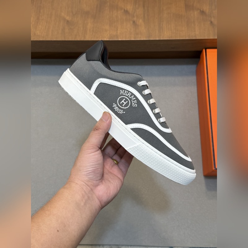 HERMES，愛(ài)馬仕 Kiddy免系帶運(yùn)動(dòng)鞋 ！牛仔布和麂皮山羊皮免系帶運(yùn)動(dòng)鞋