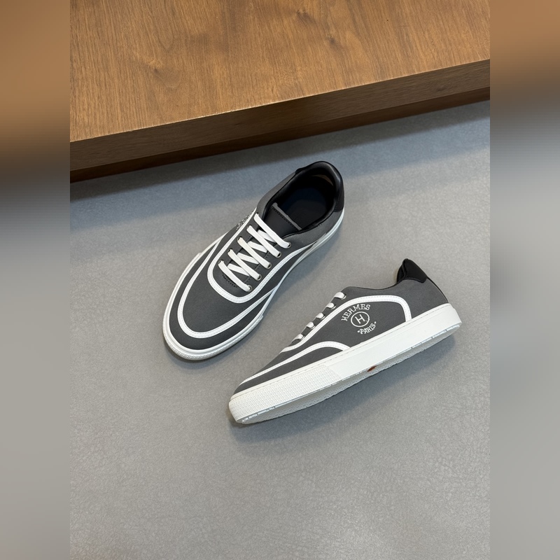 HERMES，愛(ài)馬仕 Kiddy免系帶運(yùn)動(dòng)鞋 ！牛仔布和麂皮山羊皮免系帶運(yùn)動(dòng)鞋