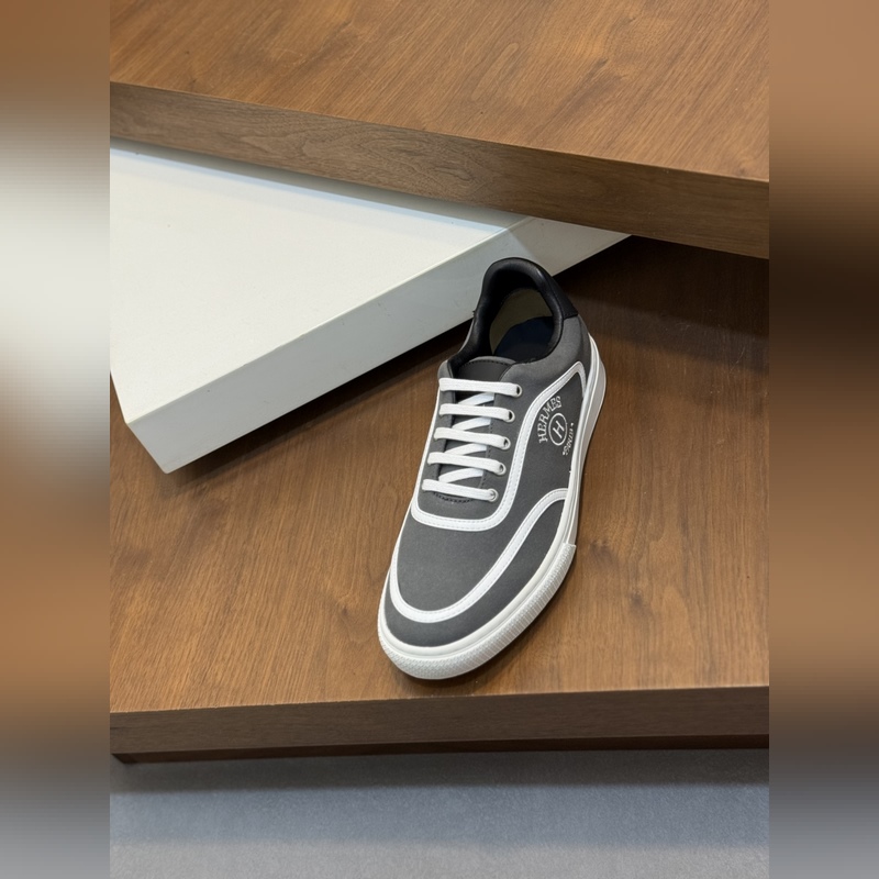 HERMES，愛(ài)馬仕 Kiddy免系帶運(yùn)動(dòng)鞋 ！牛仔布和麂皮山羊皮免系帶運(yùn)動(dòng)鞋