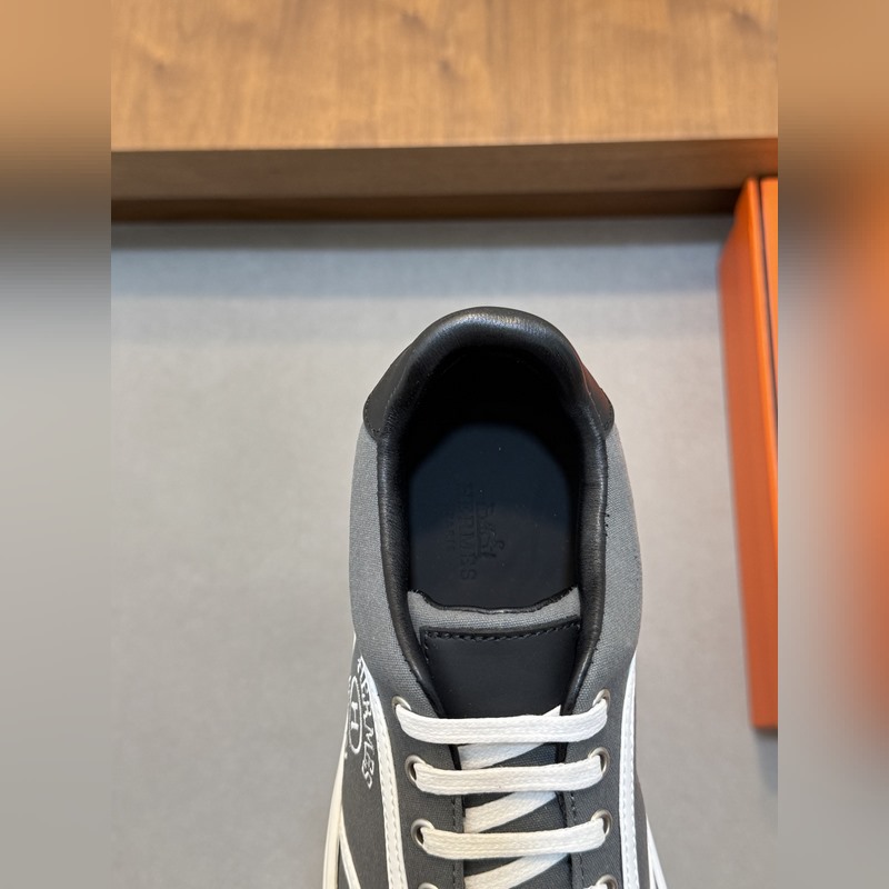 HERMES，愛(ài)馬仕 Kiddy免系帶運(yùn)動(dòng)鞋 ！牛仔布和麂皮山羊皮免系帶運(yùn)動(dòng)鞋