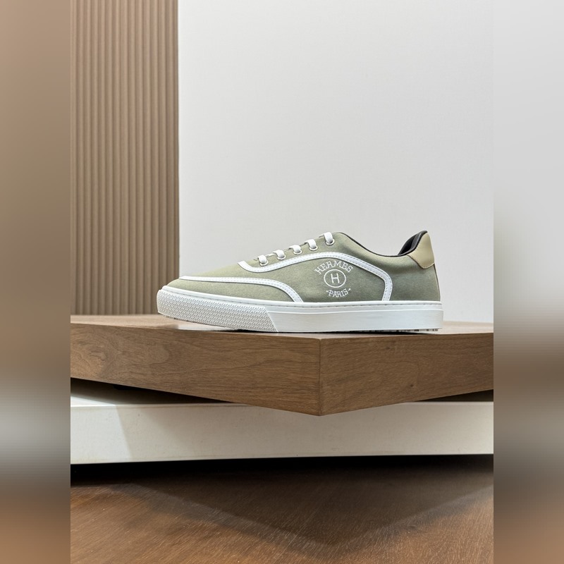 HERMES，愛馬仕 Kiddy免系帶運動鞋 ！牛仔布和麂皮山羊皮免系帶運動鞋