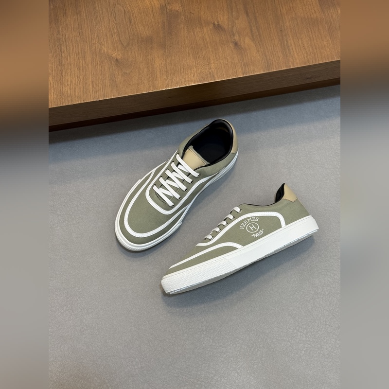 HERMES，愛馬仕 Kiddy免系帶運動鞋 ！牛仔布和麂皮山羊皮免系帶運動鞋