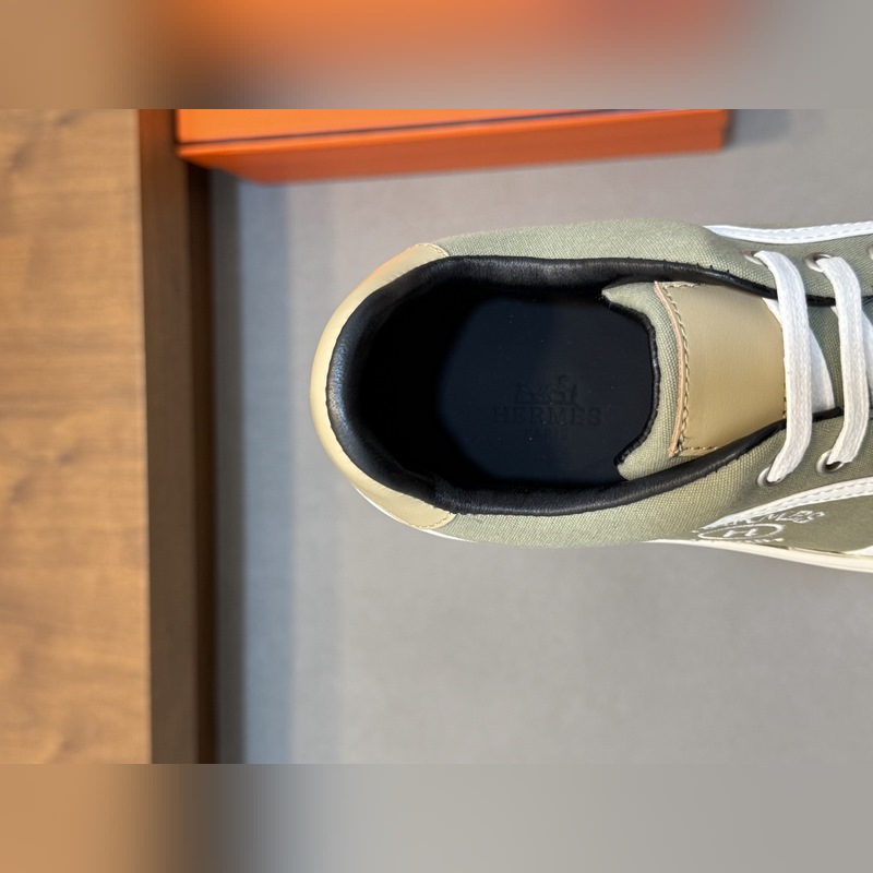 HERMES，愛馬仕 Kiddy免系帶運動鞋 ！牛仔布和麂皮山羊皮免系帶運動鞋