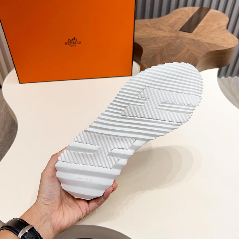 HERMES，愛馬仕 Join系列休閑運動鞋 。鞋面采用小牛皮和Epsom小牛