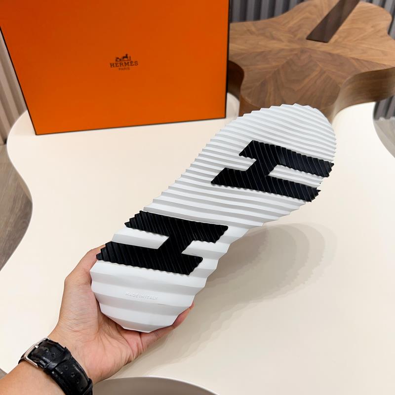 HERMES，愛馬仕 Join系列休閑運動鞋 。鞋面采用小牛皮和Epsom小牛