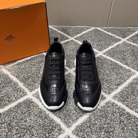 Hermes愛馬仕運動鞋，男士休閑運動鞋，鞋面牛皮拼接高端網(wǎng)布打造，進口材質(zhì)，質(zhì)