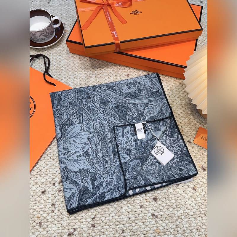 愛馬仕(Hermes)羊絨新款 巴勒莫植物園 羊絨方巾，頂級工藝超值 愛馬仕專櫃