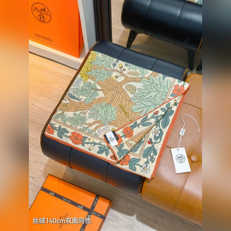 雙面同色 140x140cm 70%羊絨30%真絲 愛馬仕 于月神之懷 全套包裝