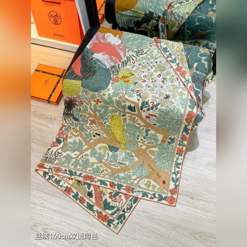 雙面同色 140x140cm 70%羊絨30%真絲 愛馬仕 于月神之懷 全套包裝