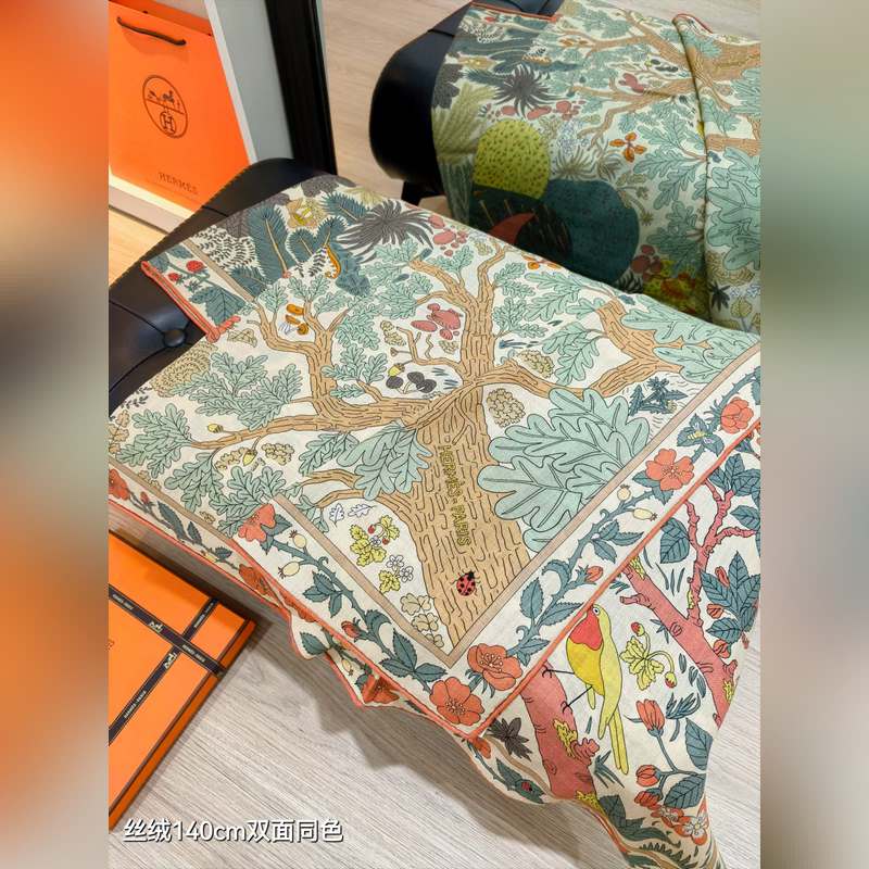 雙面同色 140x140cm 70%羊絨30%真絲 愛馬仕 于月神之懷 全套包裝