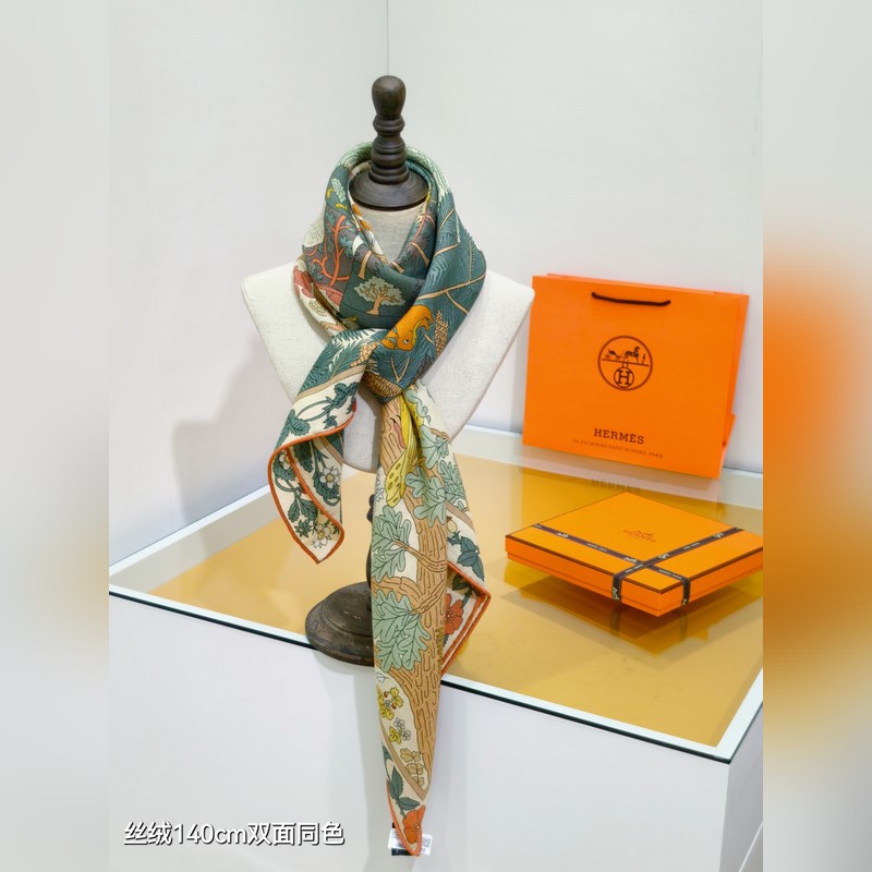 雙面同色 140x140cm 70%羊絨30%真絲 愛馬仕 于月神之懷 全套包裝