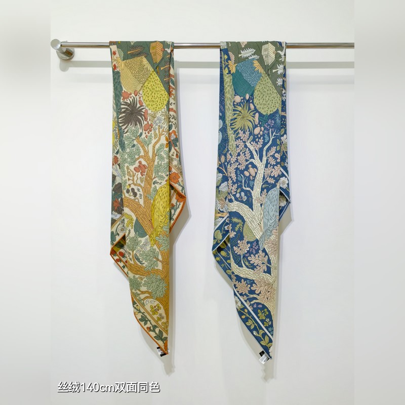 雙面同色 140x140cm 70%羊絨30%真絲 愛馬仕 于月神之懷 全套包裝