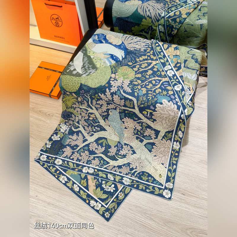 雙面同色 140x140cm 70%羊絨30%真絲 愛馬仕 于月神之懷 全套包裝