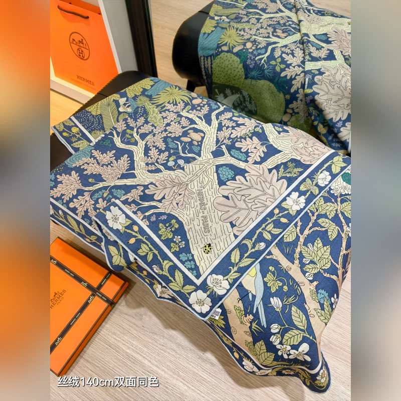 雙面同色 140x140cm 70%羊絨30%真絲 愛馬仕 于月神之懷 全套包裝