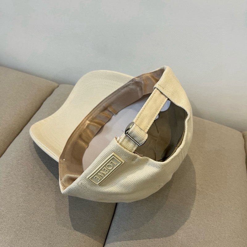 羅意威 LOEWE新款原版原標(biāo)設(shè)計，質(zhì)感超好，外部線條定位標(biāo)準(zhǔn)，做工精細(xì)，簡約大