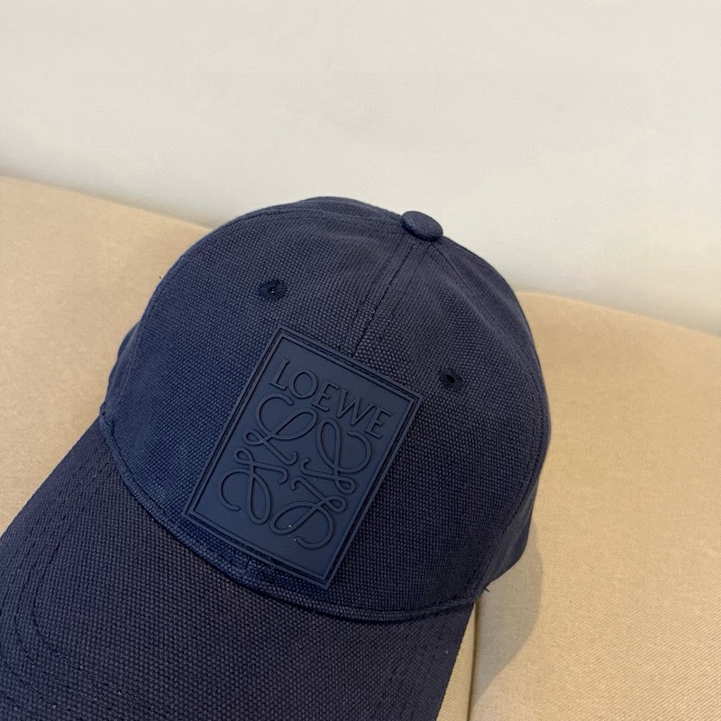 羅意威 LOEWE新款原版原標(biāo)設(shè)計(jì)，質(zhì)感超好，外部線條定位標(biāo)準(zhǔn)，做工精細(xì)，簡約大