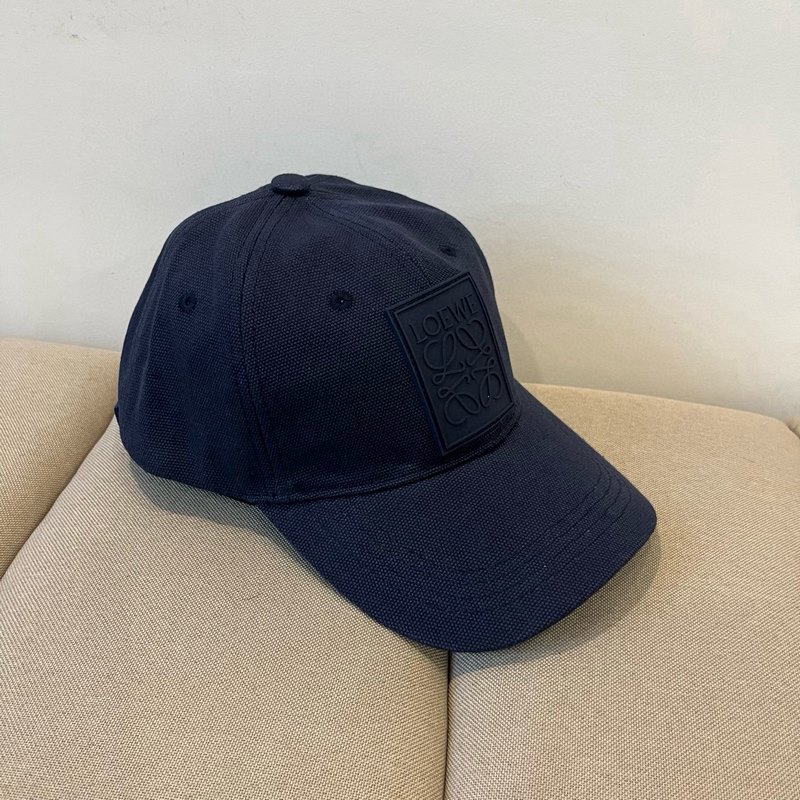 羅意威 LOEWE新款原版原標(biāo)設(shè)計(jì)，質(zhì)感超好，外部線條定位標(biāo)準(zhǔn)，做工精細(xì)，簡約大