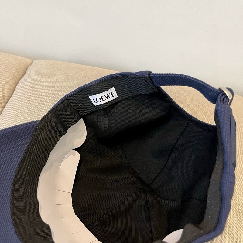 羅意威 LOEWE新款原版原標(biāo)設(shè)計(jì)，質(zhì)感超好，外部線條定位標(biāo)準(zhǔn)，做工精細(xì)，簡約大