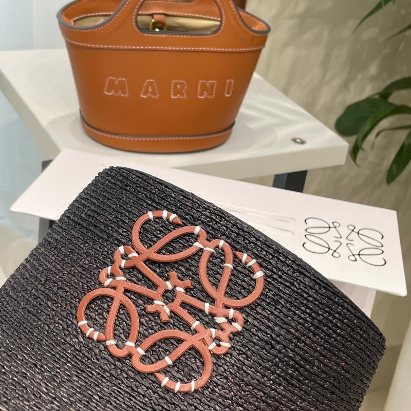 LOEWE 春夏日寬檐休閑平頂草帽 度假logo 進口頂級拉菲編織草帽子。 進口