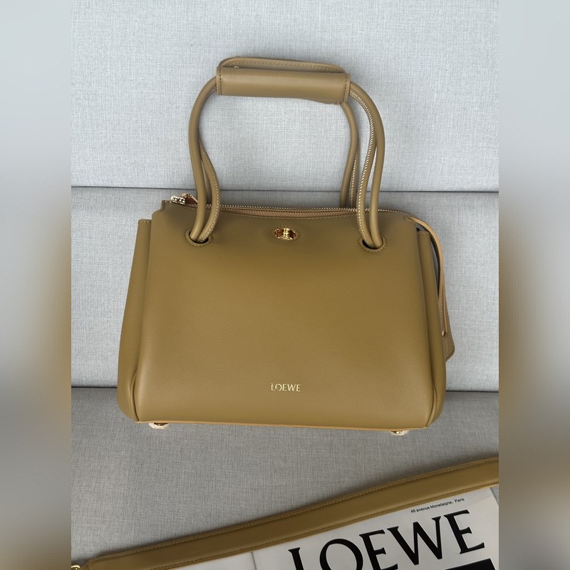 馬德裡madrid 沙漠黃 尺寸：23.5*10*19cm Madrid 具有柔