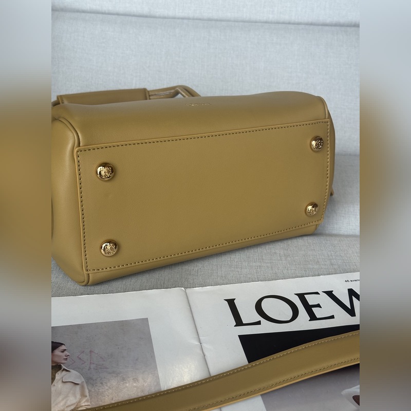 馬德裡madrid 沙漠黃 尺寸：23.5*10*19cm Madrid 具有柔