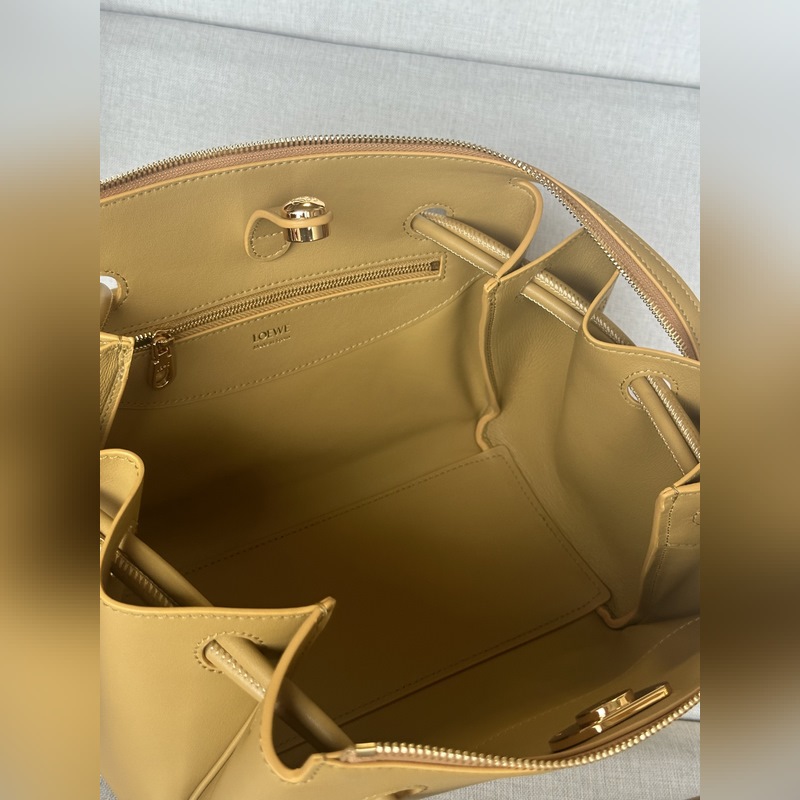 馬德裡madrid 沙漠黃 尺寸：23.5*10*19cm Madrid 具有柔