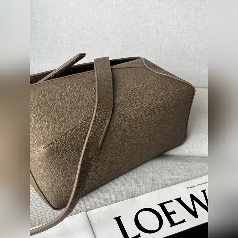 小號24cm 灰褐色 最新版本肩帶可調節 Lo*we 推出的首次亮相手提包*長方