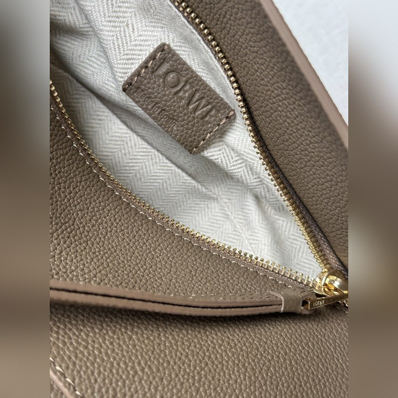 小號24cm 灰褐色 最新版本肩帶可調節 Lo*we 推出的首次亮相手提包*長方