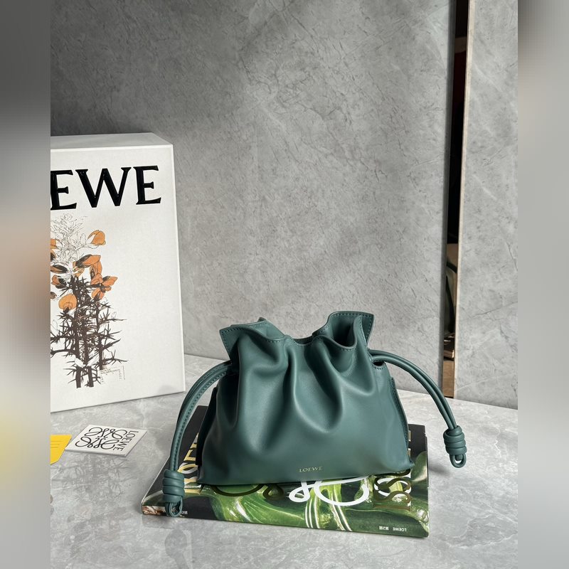 new~ 福袋Flamenco升級版出貨 選用優(yōu)質柔軟小牛皮束口抽繩演繹成福袋造