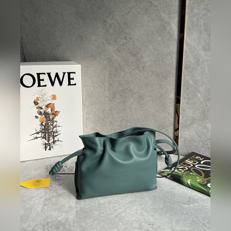 new~ 福袋Flamenco升級版出貨 選用優(yōu)質柔軟小牛皮束口抽繩演繹成福袋造