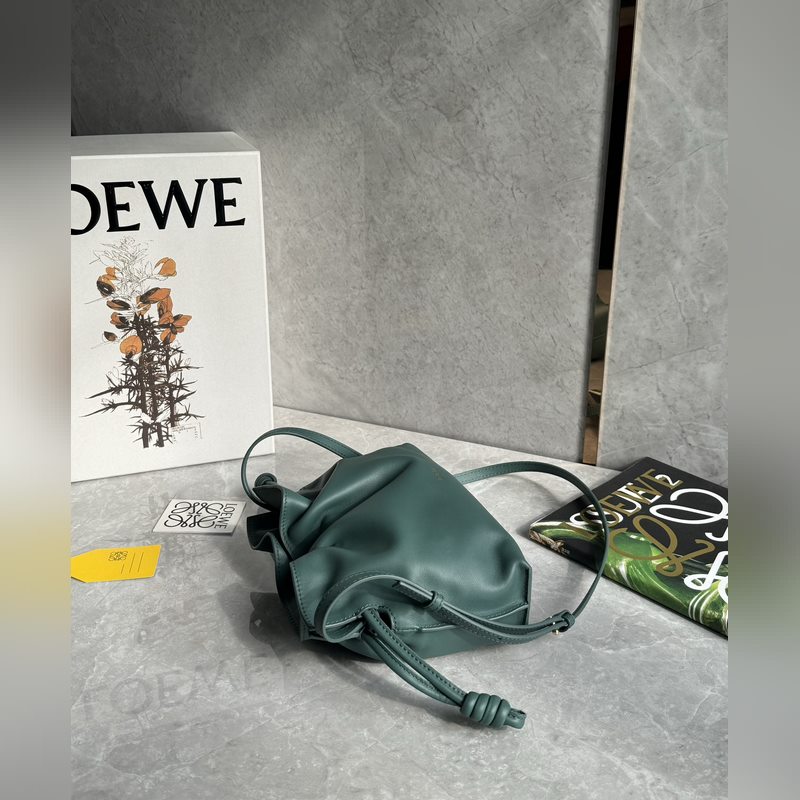 new~ 福袋Flamenco升級版出貨 選用優(yōu)質柔軟小牛皮束口抽繩演繹成福袋造