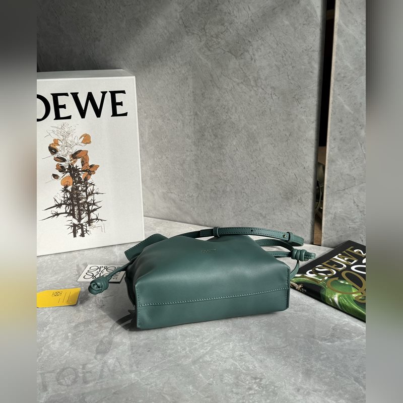 new~ 福袋Flamenco升級版出貨 選用優(yōu)質柔軟小牛皮束口抽繩演繹成福袋造