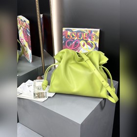 福袋[草綠色] 尺寸：30-24.5-10.5cm 全新升級 新增燙金品牌徽